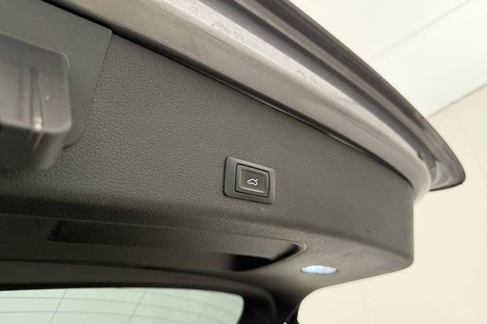 Grå Audi e-tron fra 2019