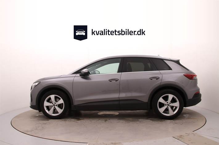 Grå Audi Q4 fra 2023