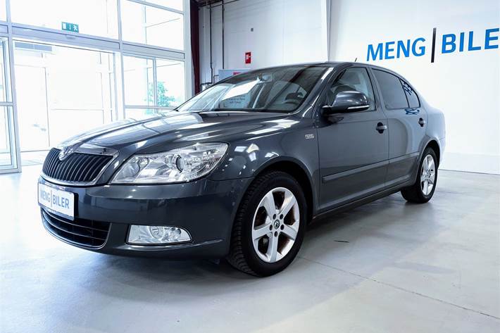 Grå Skoda Octavia fra 2011
