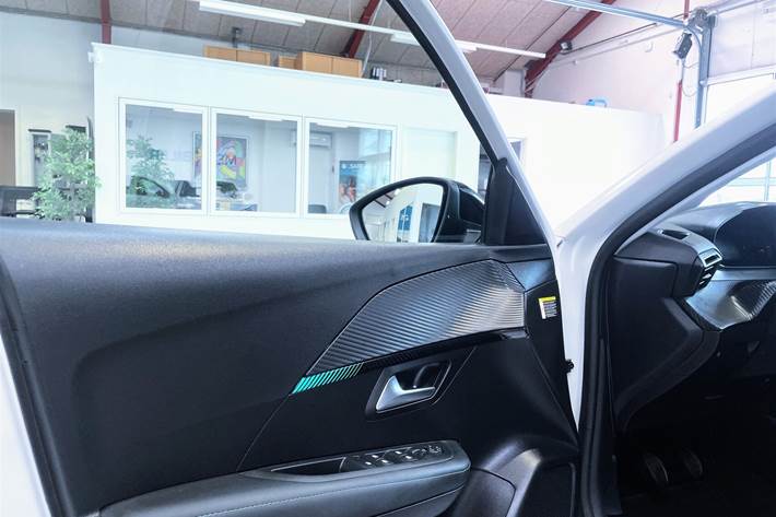 Hvid Peugeot 208 fra 2023