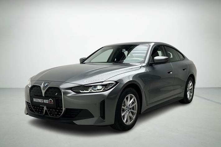 Sølv BMW i4 fra 2023