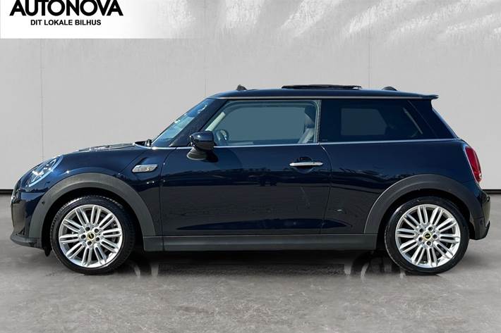 Blå Mini Cooper fra 2022