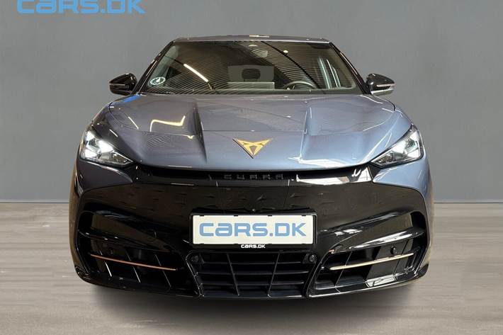 Blå Cupra Tavascan fra 2024