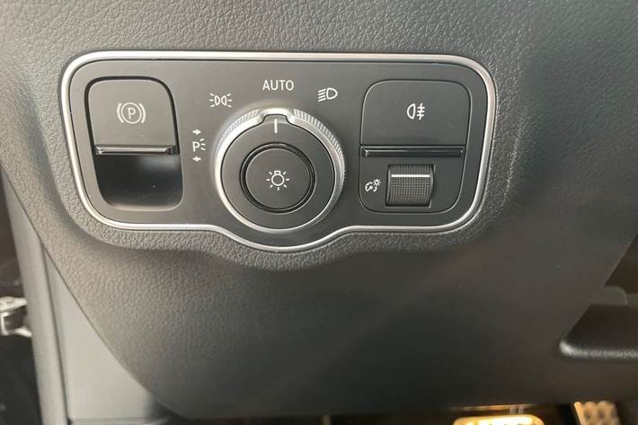 Sort Mercedes EQA250+ fra 2024