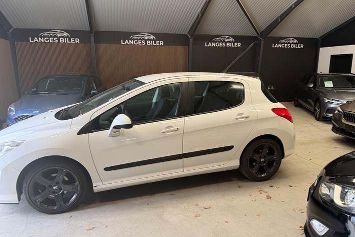 Hvid Peugeot 308 fra 2010