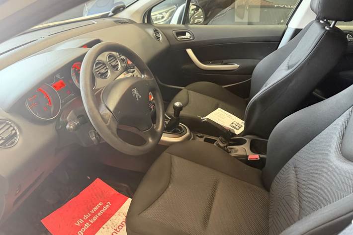 Hvid Peugeot 308 fra 2010