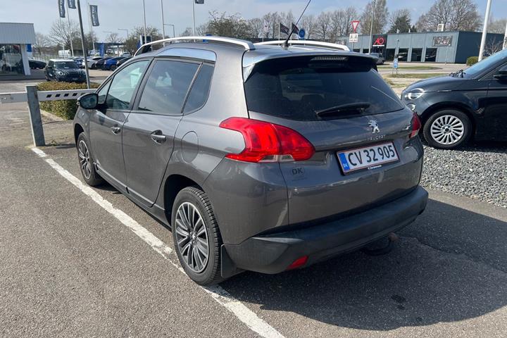 Grøn Peugeot 2008 fra 2015