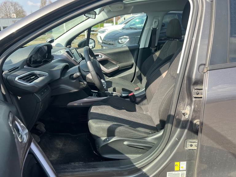 Peugeot 2008 1,2 VTi 82 Allure Sky