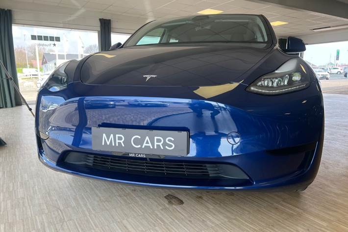 Grøn Tesla Model Y fra 2023