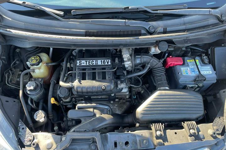 Grå Chevrolet Spark fra 2013