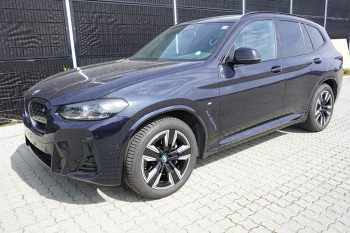Sort BMW iX3 fra 2022