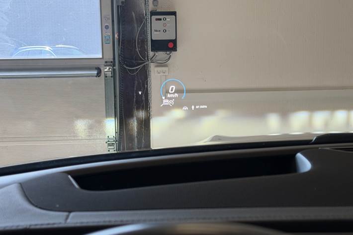 Sølv Mercedes GLE350 de fra 2022