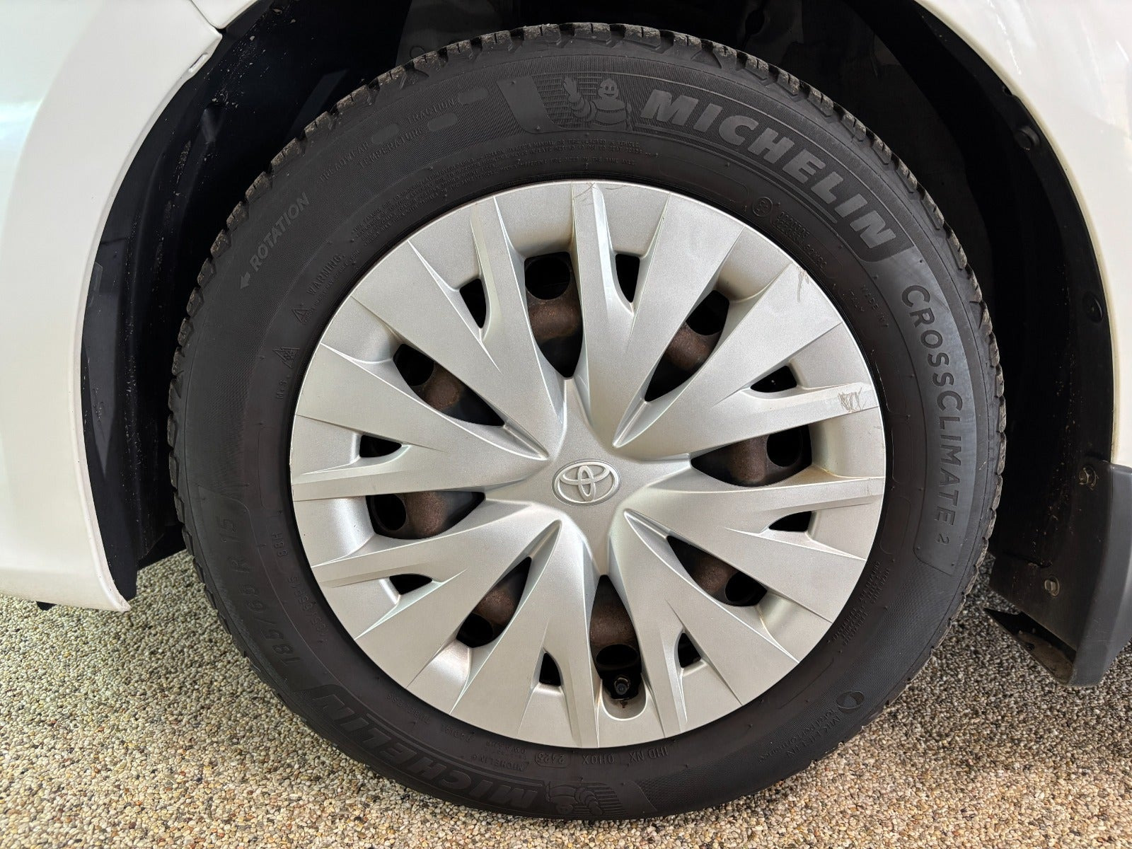 Hvid Toyota Yaris fra 2021