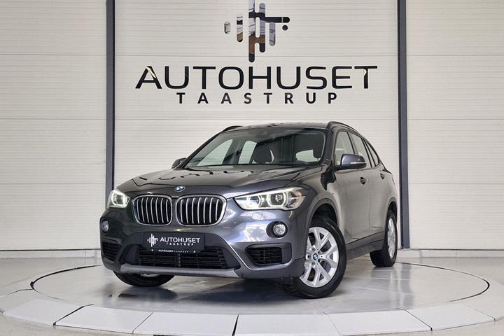 Grå BMW X1 fra 2019 set udefra