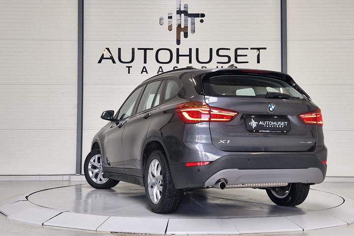Grå BMW X1 fra 2019