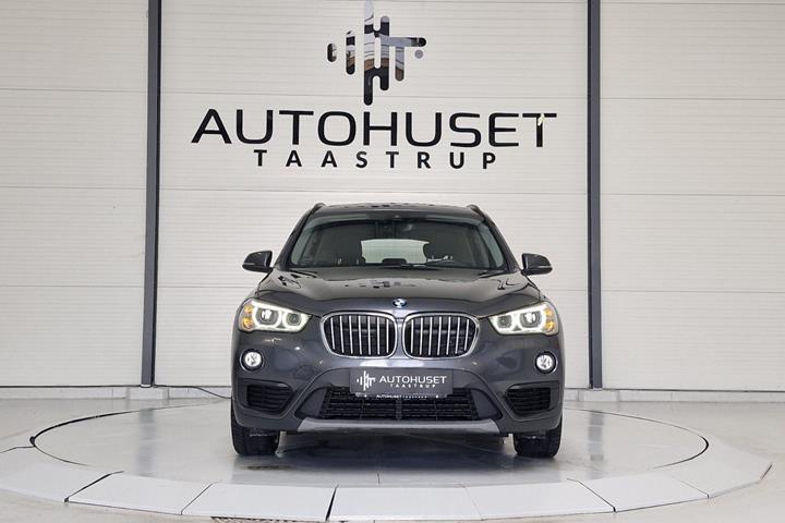 Grå BMW X1 fra 2019