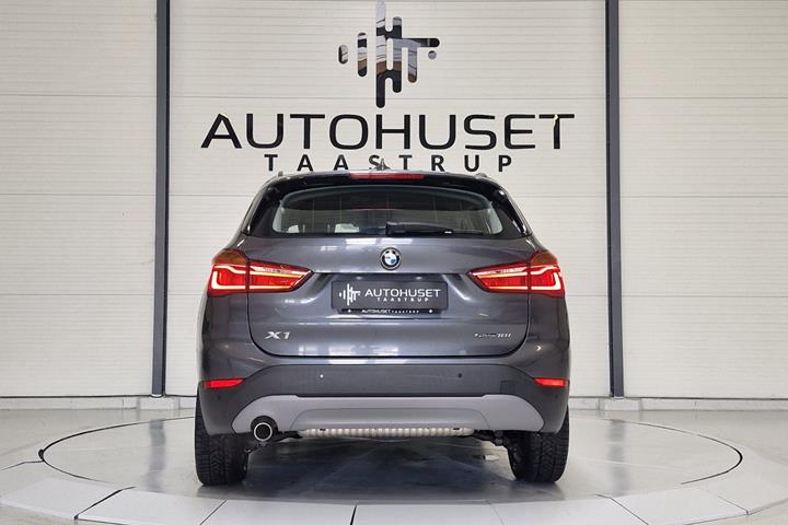 Grå BMW X1 fra 2019