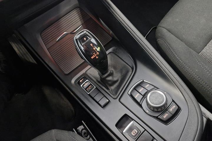 Grå BMW X1 fra 2019