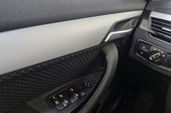 Grå BMW X1 fra 2019