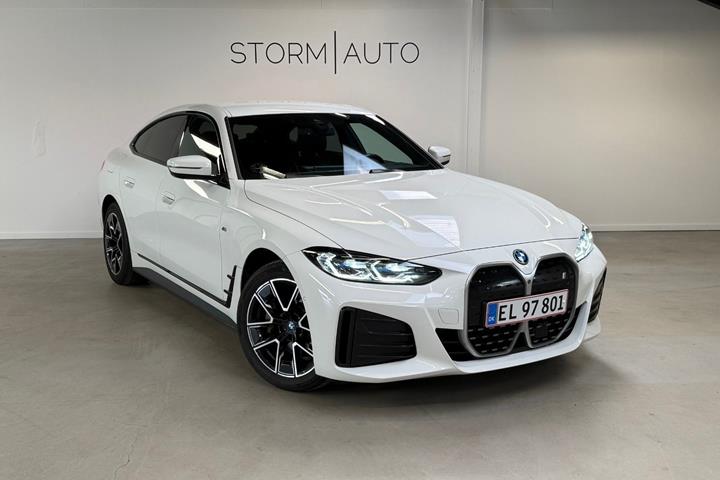 Hvid BMW i4 fra 2022