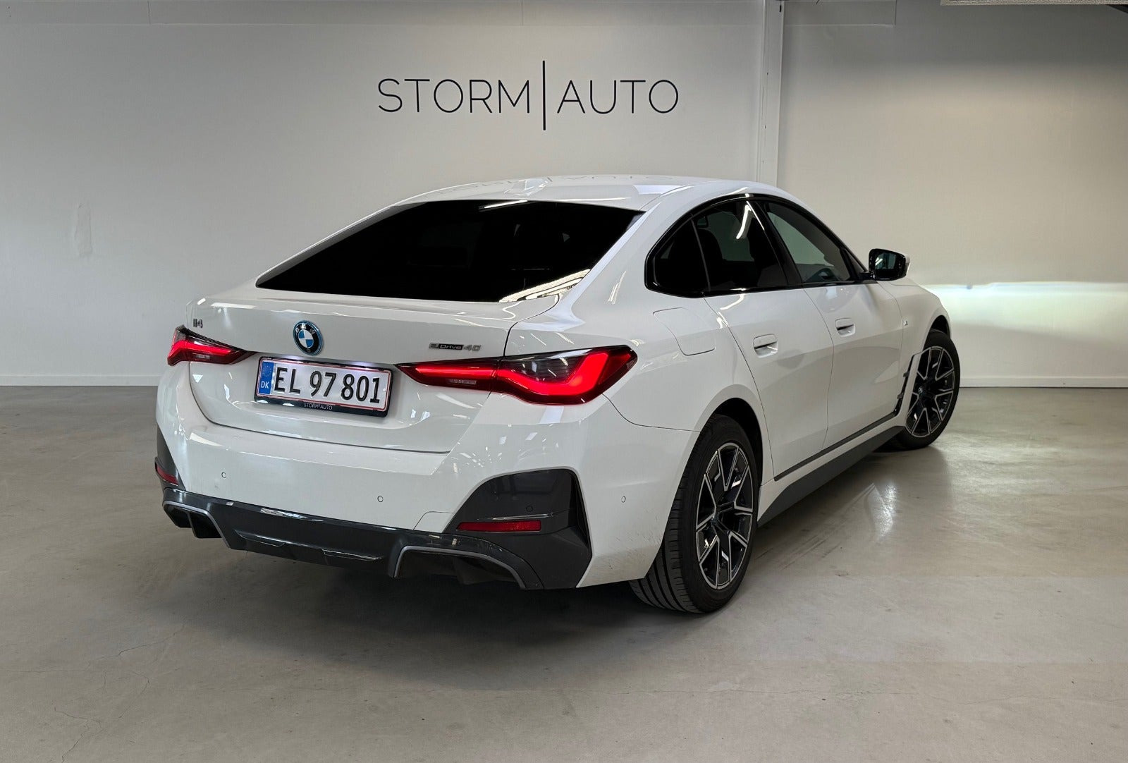 Hvid BMW i4 fra 2022