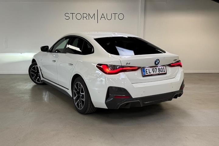 Hvid BMW i4 fra 2022