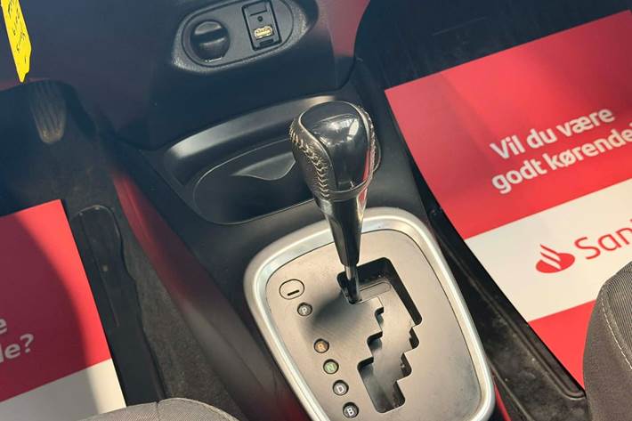 Hvid Toyota Yaris fra 2020