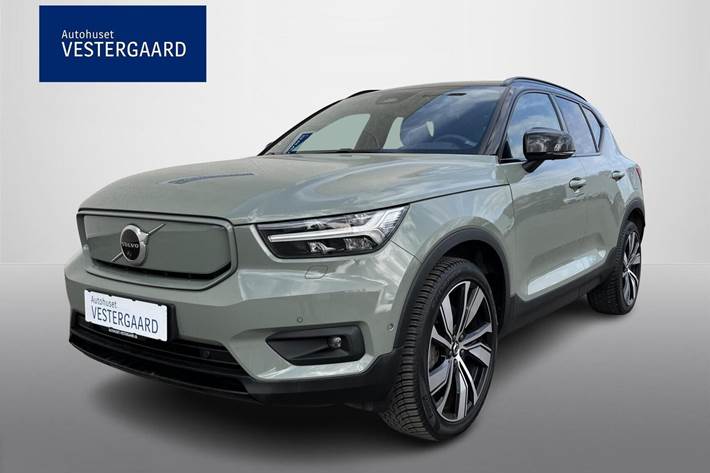Grøn Volvo XC40 fra 2022 set udefra