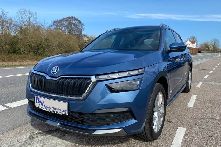 Blå Skoda Kamiq fra 2020 set udefra