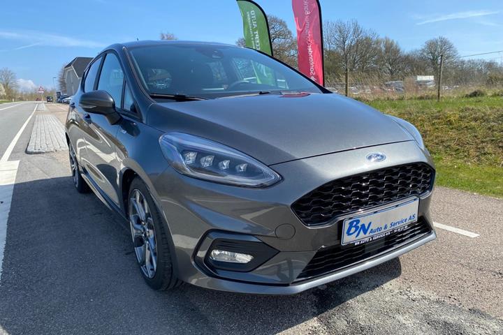 Grå Ford Fiesta fra 2021