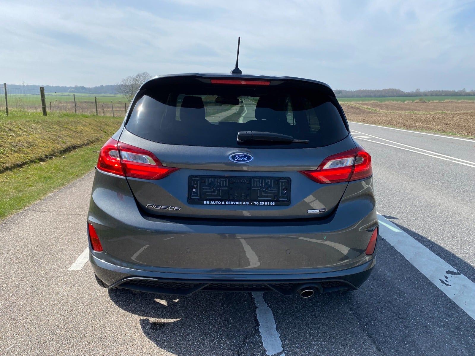 Grå Ford Fiesta fra 2021