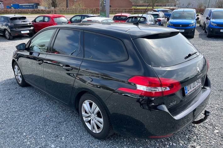 Sort Peugeot 308 fra 2014