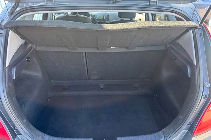 Grå Hyundai i30 fra 2010