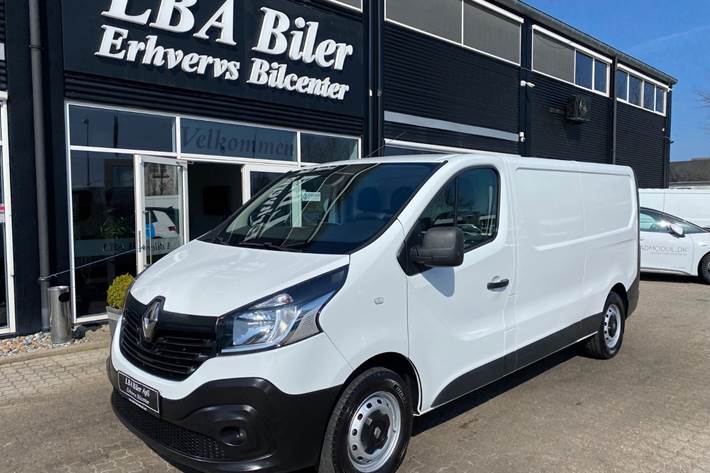 Hvid Renault Trafic T29 fra 2019