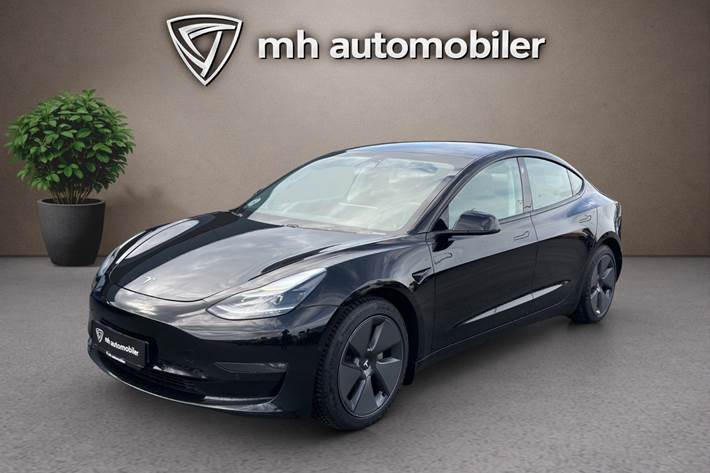 Sort Tesla Model 3 fra 2021