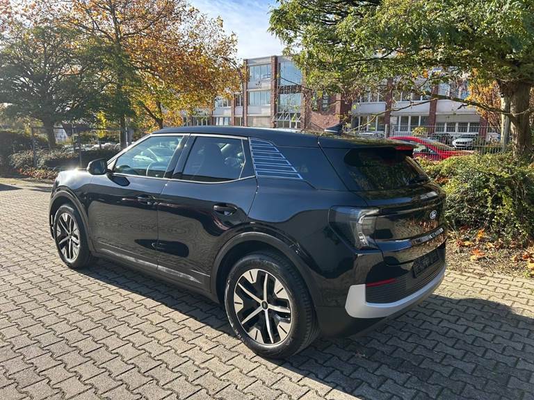 Ford Explorer 77 Premium Extended Range