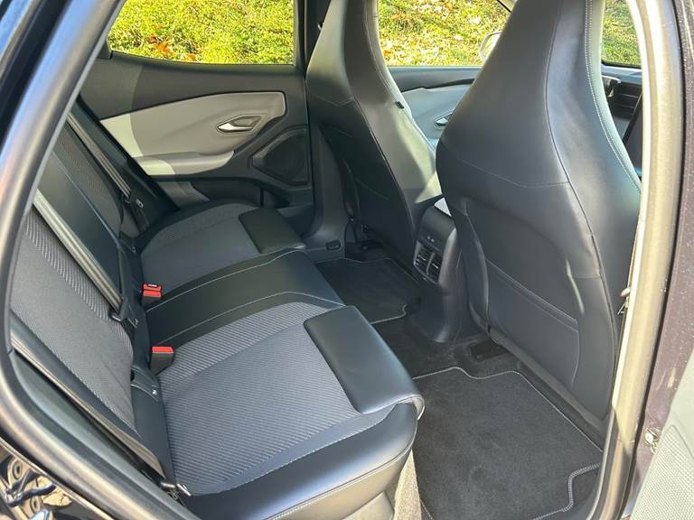 Ford Explorer 77 Premium Extended Range