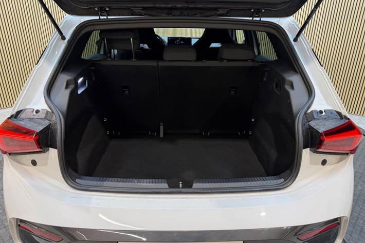 Hvid Cupra Born fra 2023