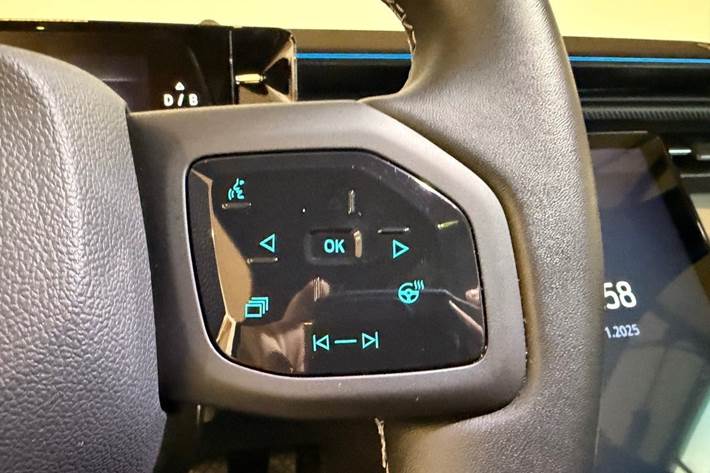 Blå Ford Capri fra 2025