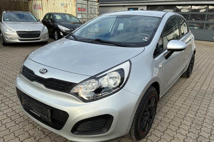 Sølv Kia Rio fra 2013