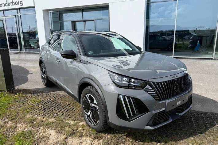 Grøn Peugeot e-2008 fra 2024