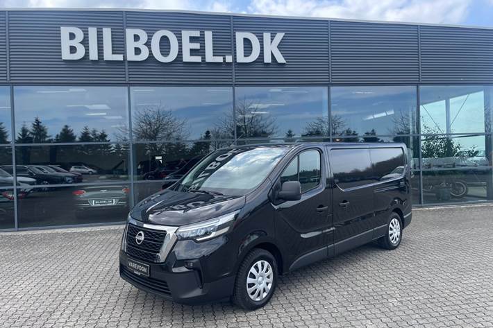 Sort Nissan Primastar fra 2023