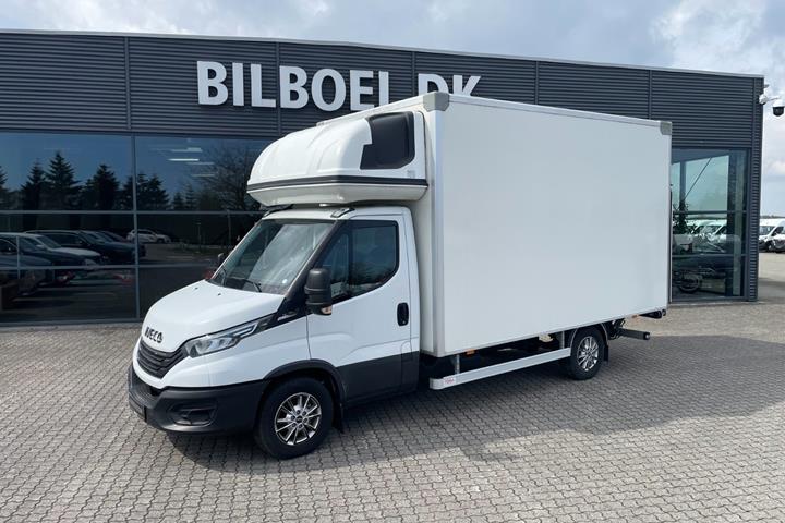 Hvid Iveco Daily fra 2025