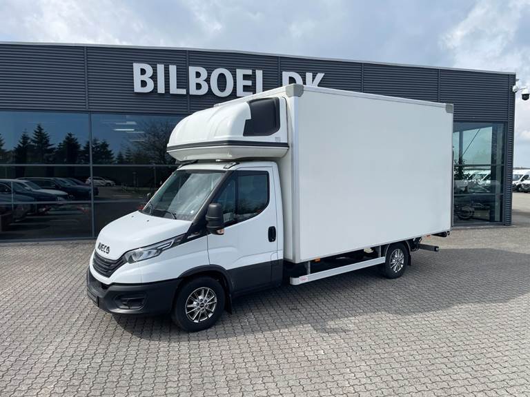 Iveco Daily 3,0 35S18 4100mm Box m/lift AG8