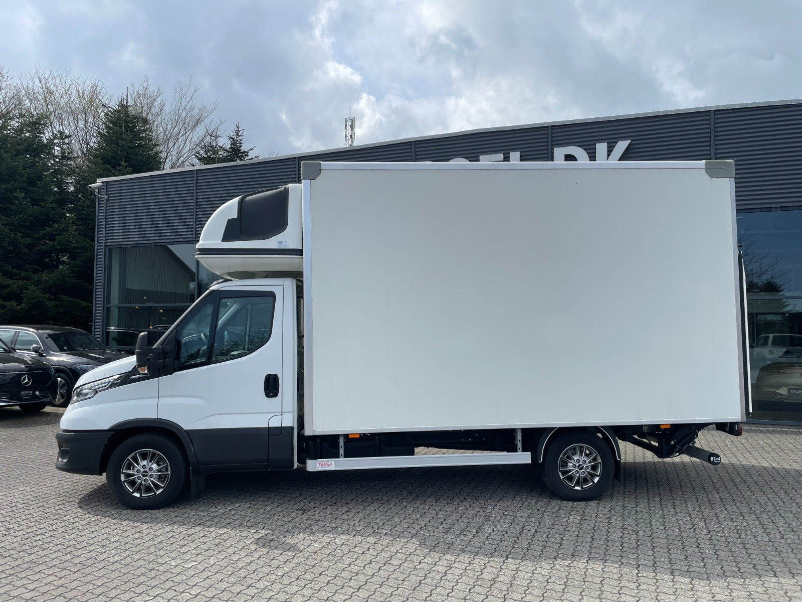 Hvid Iveco Daily fra 2025