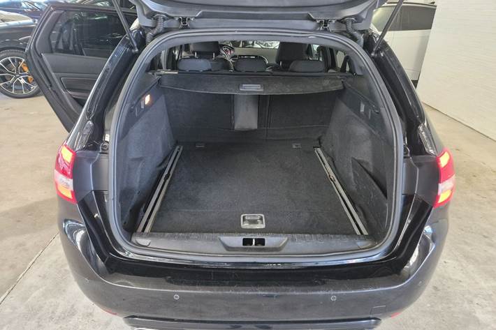 Sort Peugeot 308 fra 2018