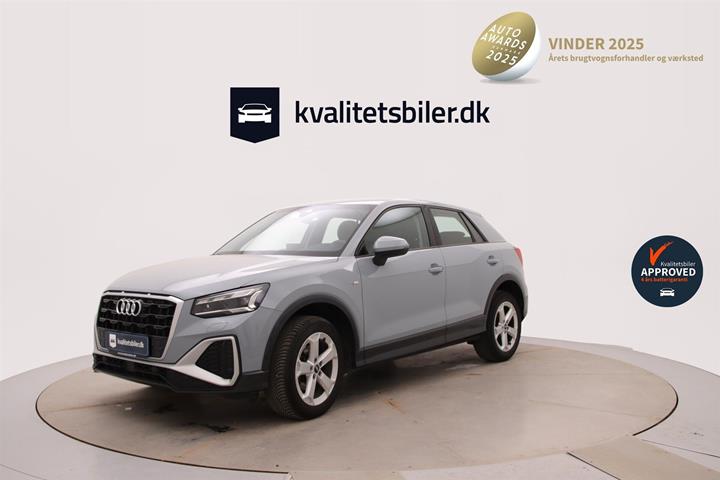 Grå Audi Q2 fra 2023 set udefra