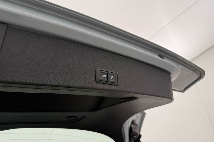 Grå Audi Q2 fra 2023