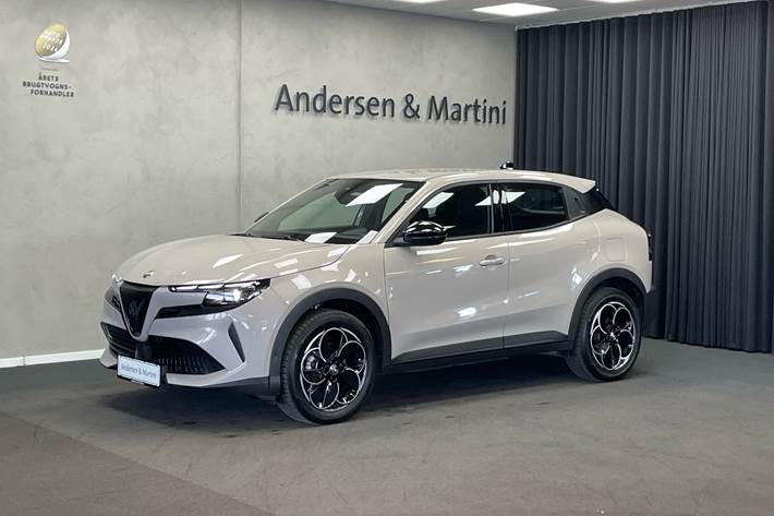 Hvid Alfa Romeo Junior fra 2025