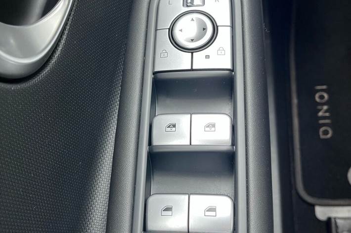 Grå Hyundai Ioniq 5 fra 2024